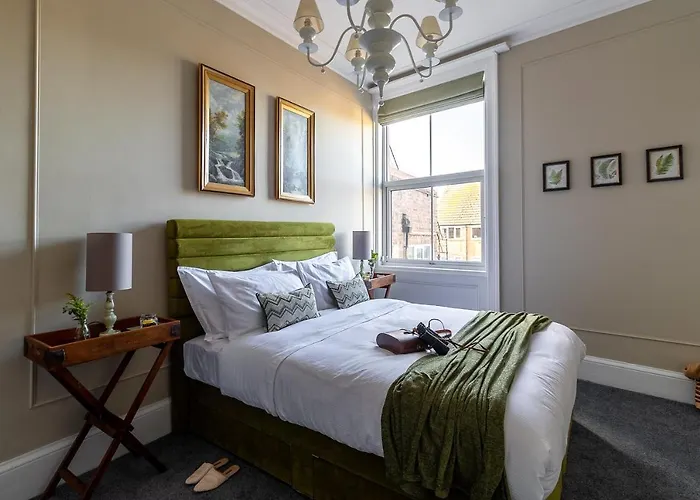 Crescent View Apartment