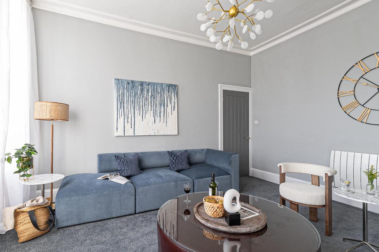 Crescent View Apartment *